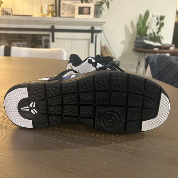 Nike Kids Kobe 8 Protro Mambacita- Black, White, and Gold - Picture 4 of 4